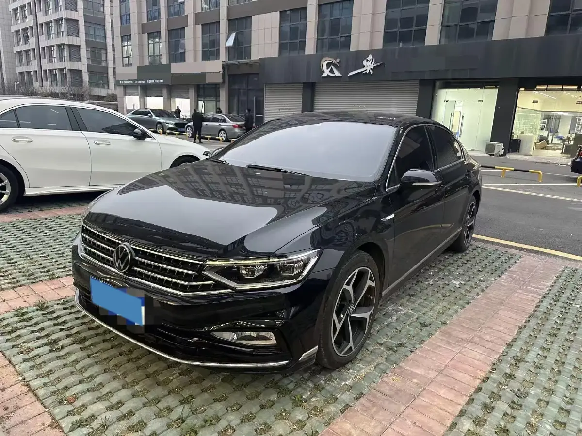 2023 Volkswagen Magotan 2.0T 186HP L4 7DCT