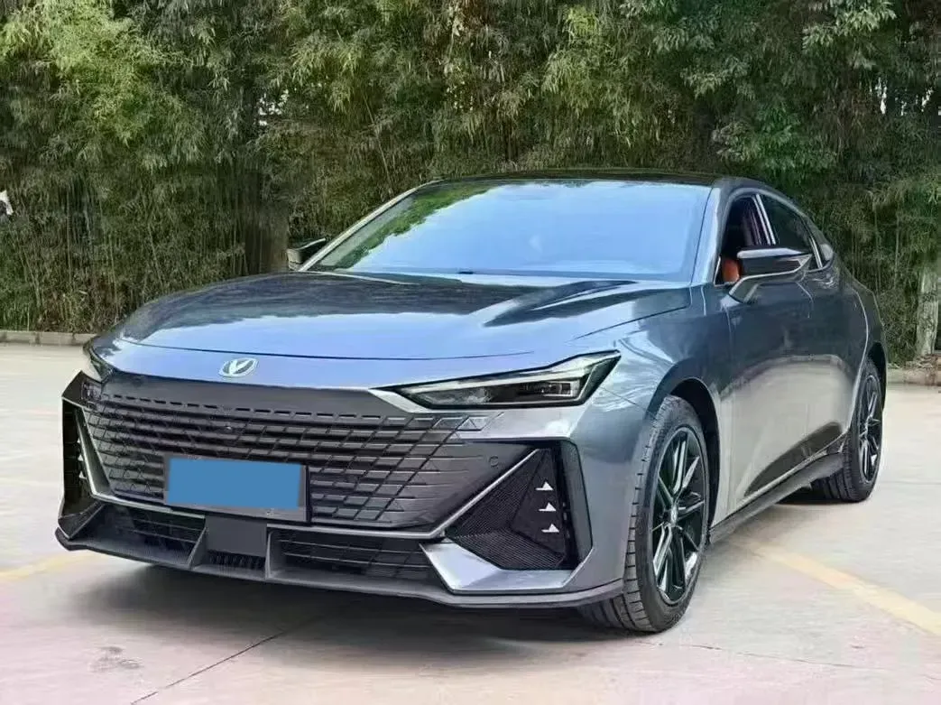 2023 ChangAn UNI-V 1.5T 188HP L4 7DCT,autocango,china used car exporter,china ev exporter,chinese used car exporter,chinese used ev exporter