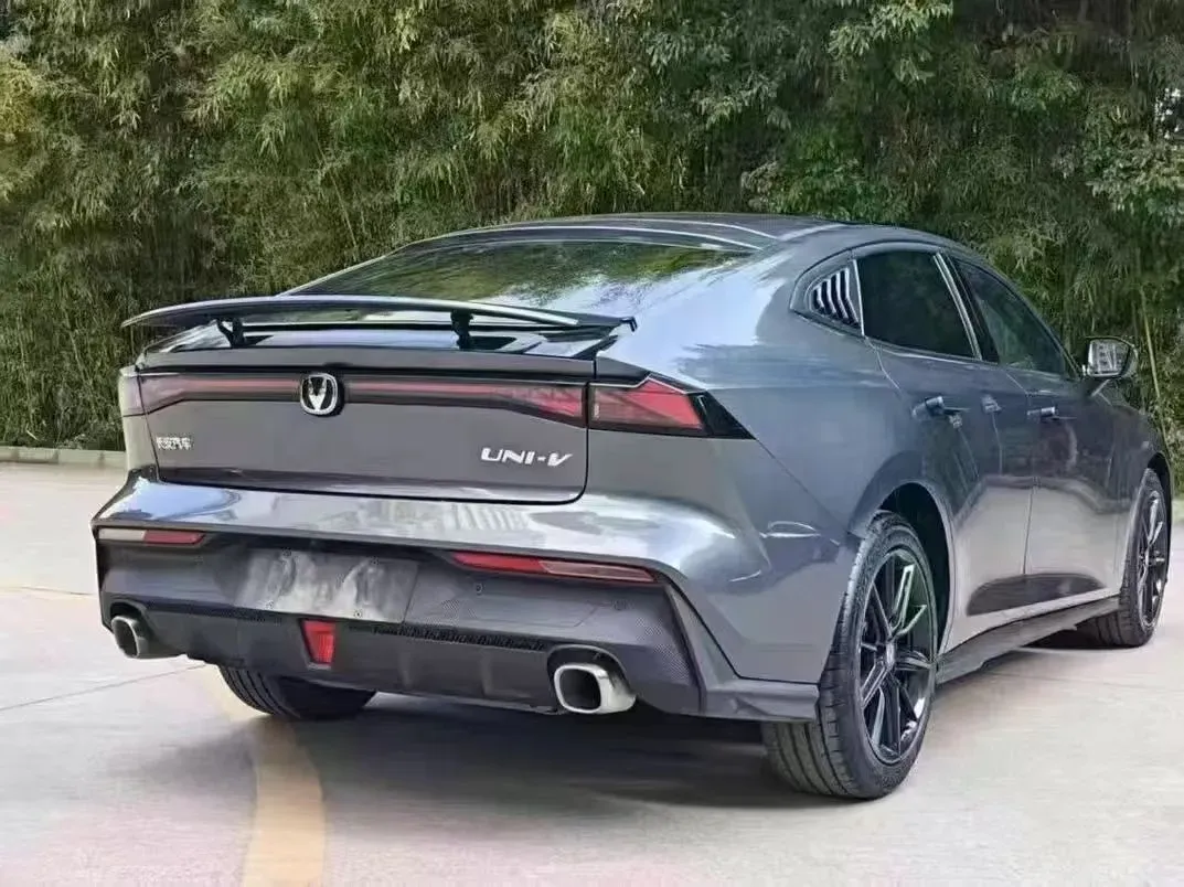 2023 ChangAn UNI-V 1.5T 188HP L4 7DCT,autocango,china used car exporter,china ev exporter,chinese used car exporter,chinese used ev exporter