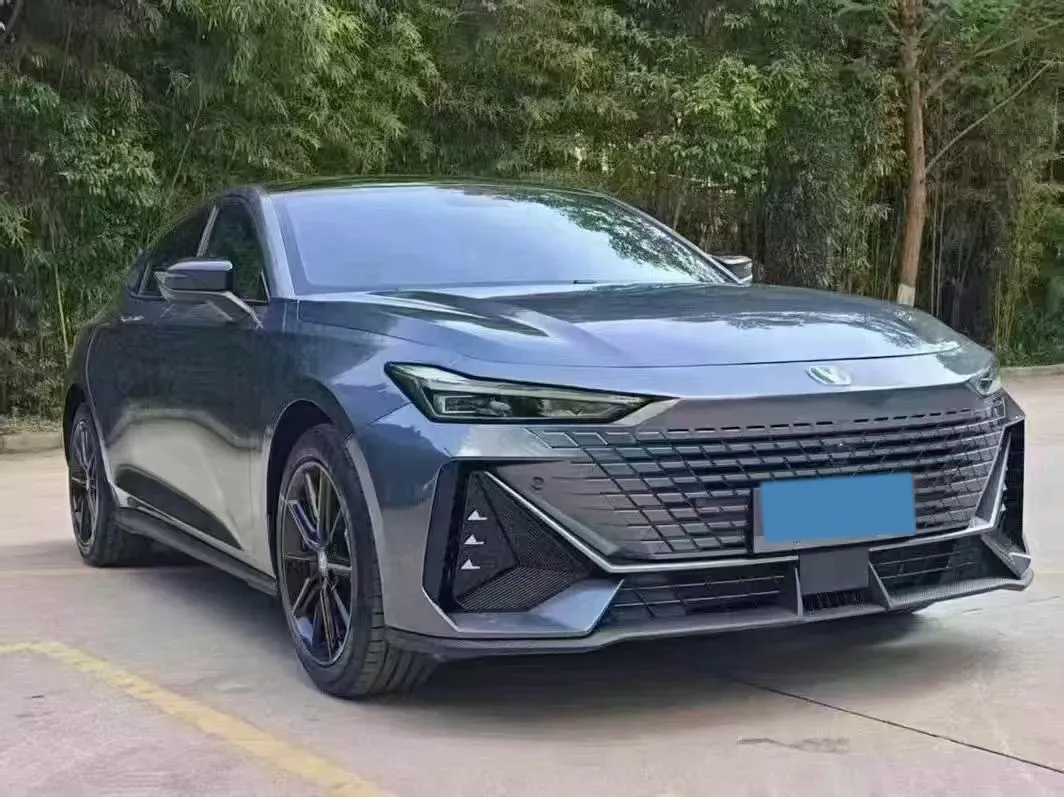 2023 ChangAn UNI-V 1.5T 188HP L4 7DCT,autocango,china used car exporter,china ev exporter,chinese used car exporter,chinese used ev exporter