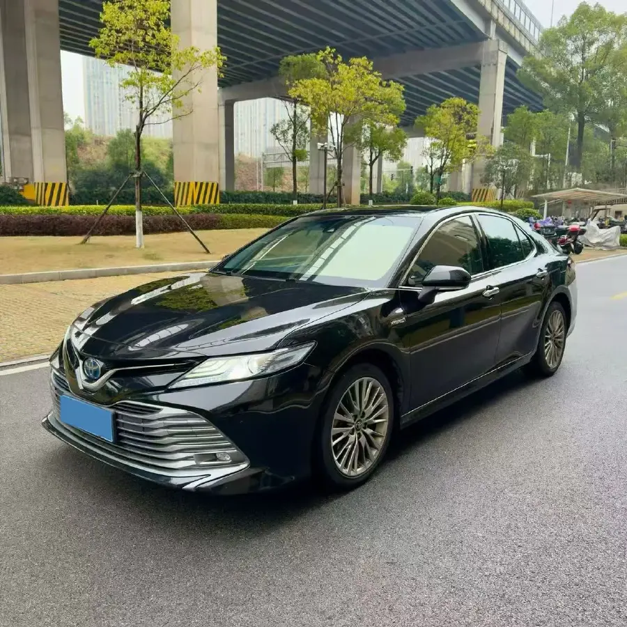 2019 Toyota Camry 2.5L 209HP L4 8AT