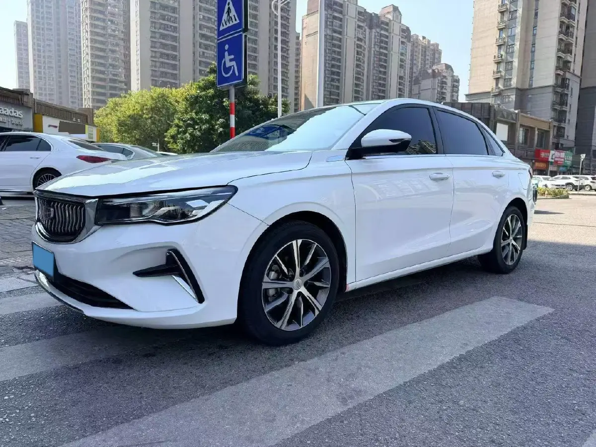 2022 Geely Emgrand 1.5L 114HP L4 CVT