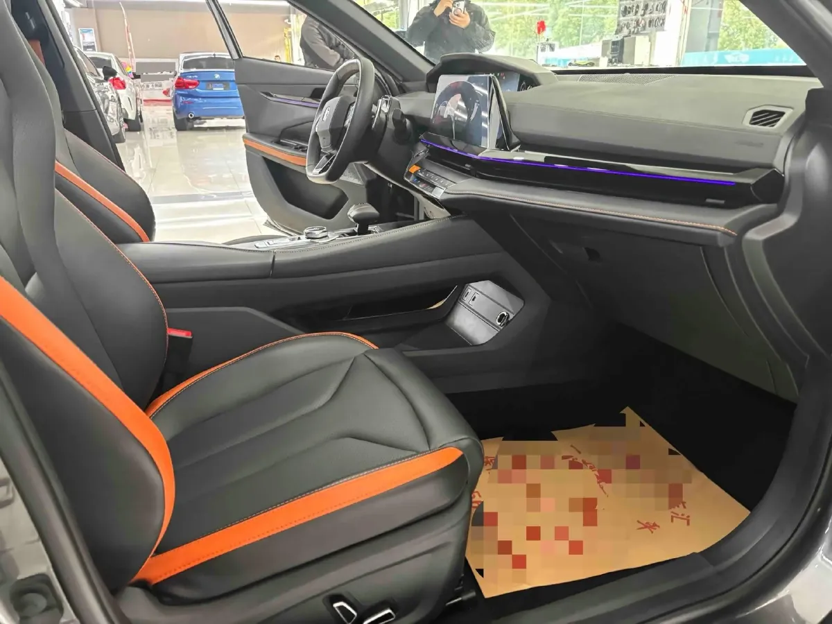 2023 ChangAn UNI-V 1.5T 188HP L4 7DCT,autocango,china used car exporter,china ev exporter,chinese used car exporter,chinese used ev exporter