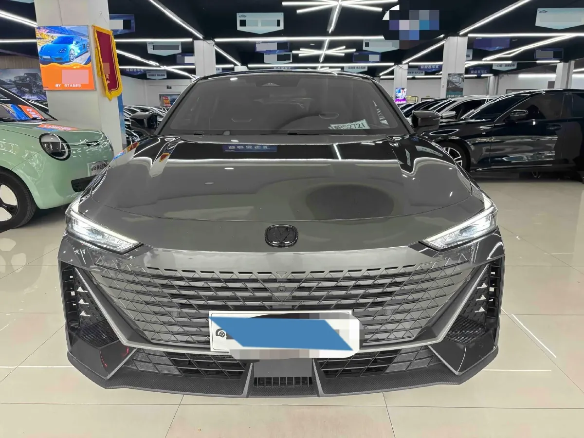 2023 ChangAn UNI-V 1.5T 188HP L4 7DCT,autocango,china used car exporter,china ev exporter,chinese used car exporter,chinese used ev exporter
