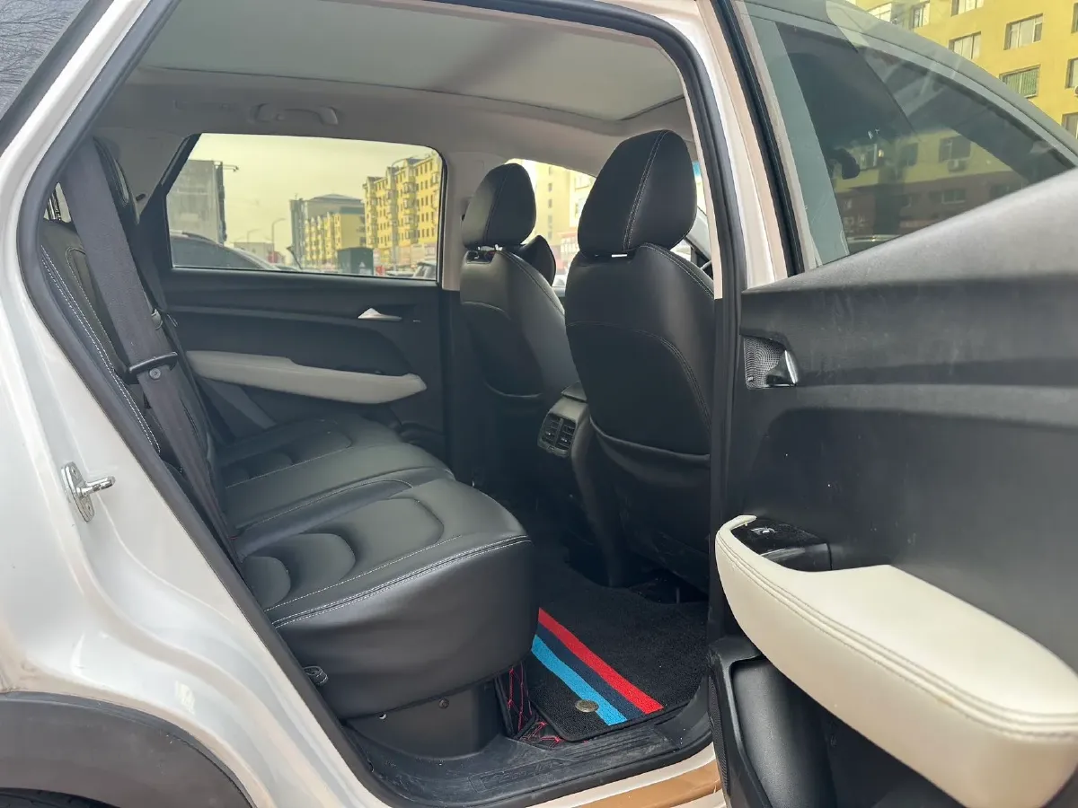 2018 BaoJun 530 1.5T 150HP L4 6DCT,autocango,china used car exporter,china ev exporter,chinese used car exporter,chinese used ev exporter