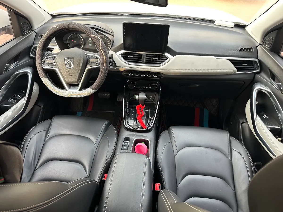 2018 BaoJun 530 1.5T 150HP L4 6DCT,autocango,china used car exporter,china ev exporter,chinese used car exporter,chinese used ev exporter