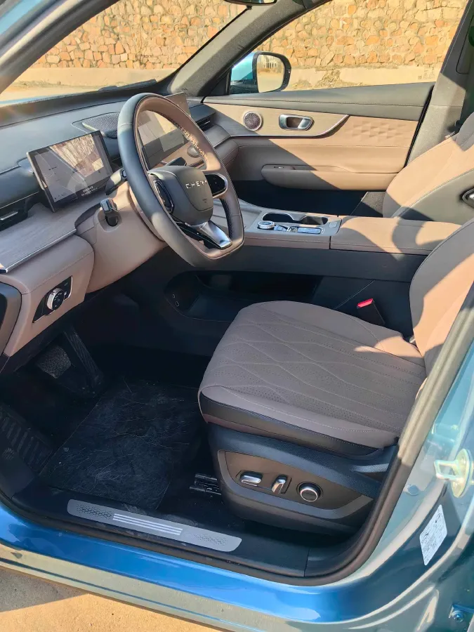 2025 Chery Tiggo8 PLUS C-DM 1.5T 156HP L4 1DHT PHEV,autocango,china used car exporter,china ev exporter,chinese used car exporter,chinese used ev exporter