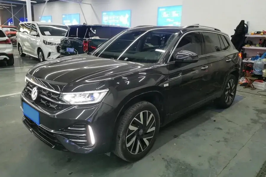 2023 Volkswagen Tayron 2.0T 186HP L4 7DCT