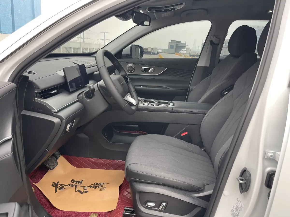 2025 Chery Tiggo 8 Plus 1.6T 197HP L4 7DCT,autocango,china used car exporter,china ev exporter,chinese used car exporter,chinese used ev exporter