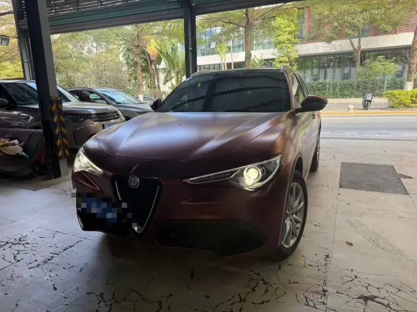 2017 Jaguar XE 2.0T 240HP L4 8AT