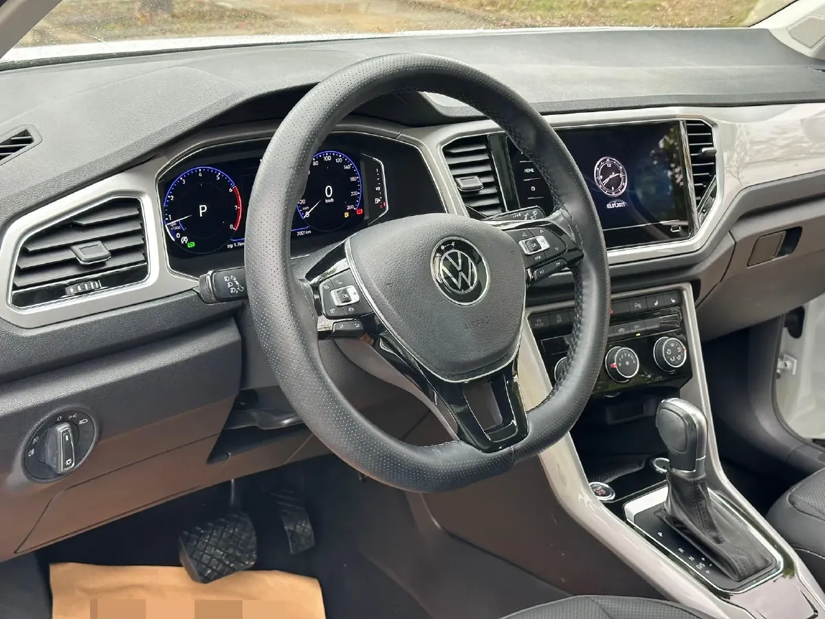 2021 Volkswagen T-Roc 1.4T 150HP L4 7DCT,autocango,china used car exporter,china ev exporter,chinese used car exporter,chinese used ev exporter