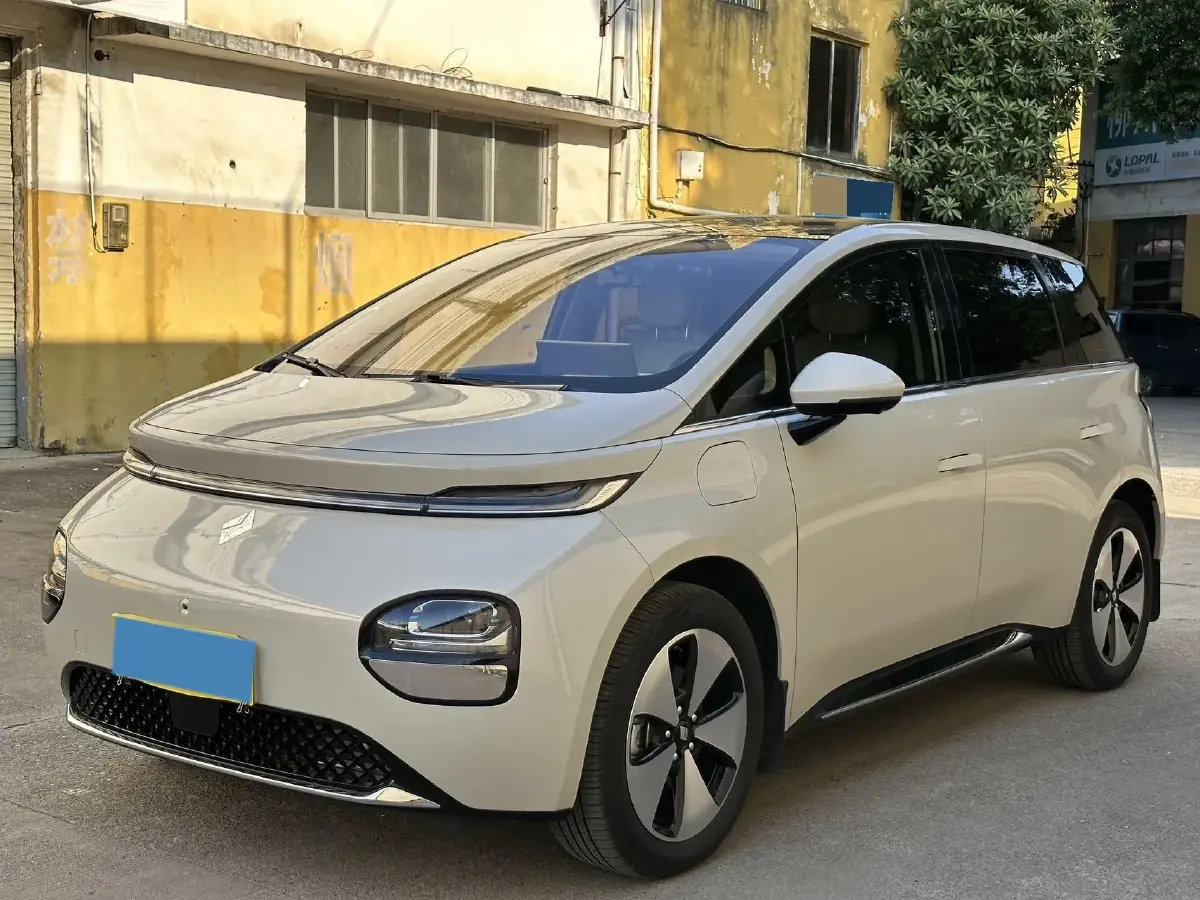 2023 BaoJun Cloud BEV 50.6KWH