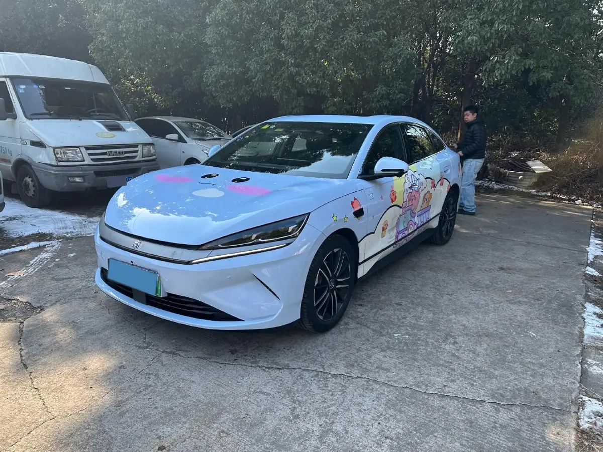 2025 BYD QinL BEV
