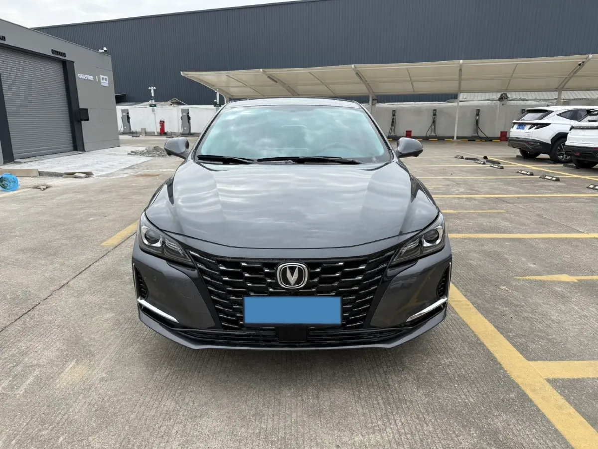 2022 ChangAn Raeton CC 1.5T 188HP L4 7DCT,autocango,china used car exporter,china ev exporter,chinese used car exporter,chinese used ev exporter