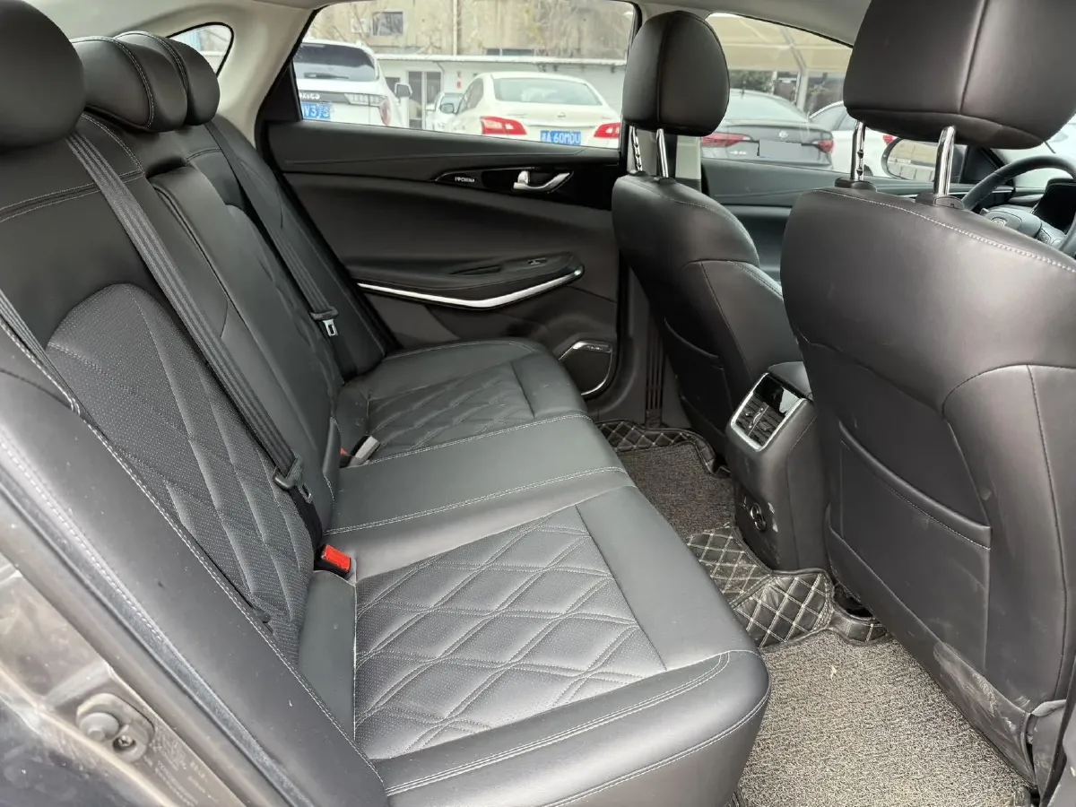 2022 ChangAn Raeton CC 1.5T 188HP L4 7DCT,autocango,china used car exporter,china ev exporter,chinese used car exporter,chinese used ev exporter