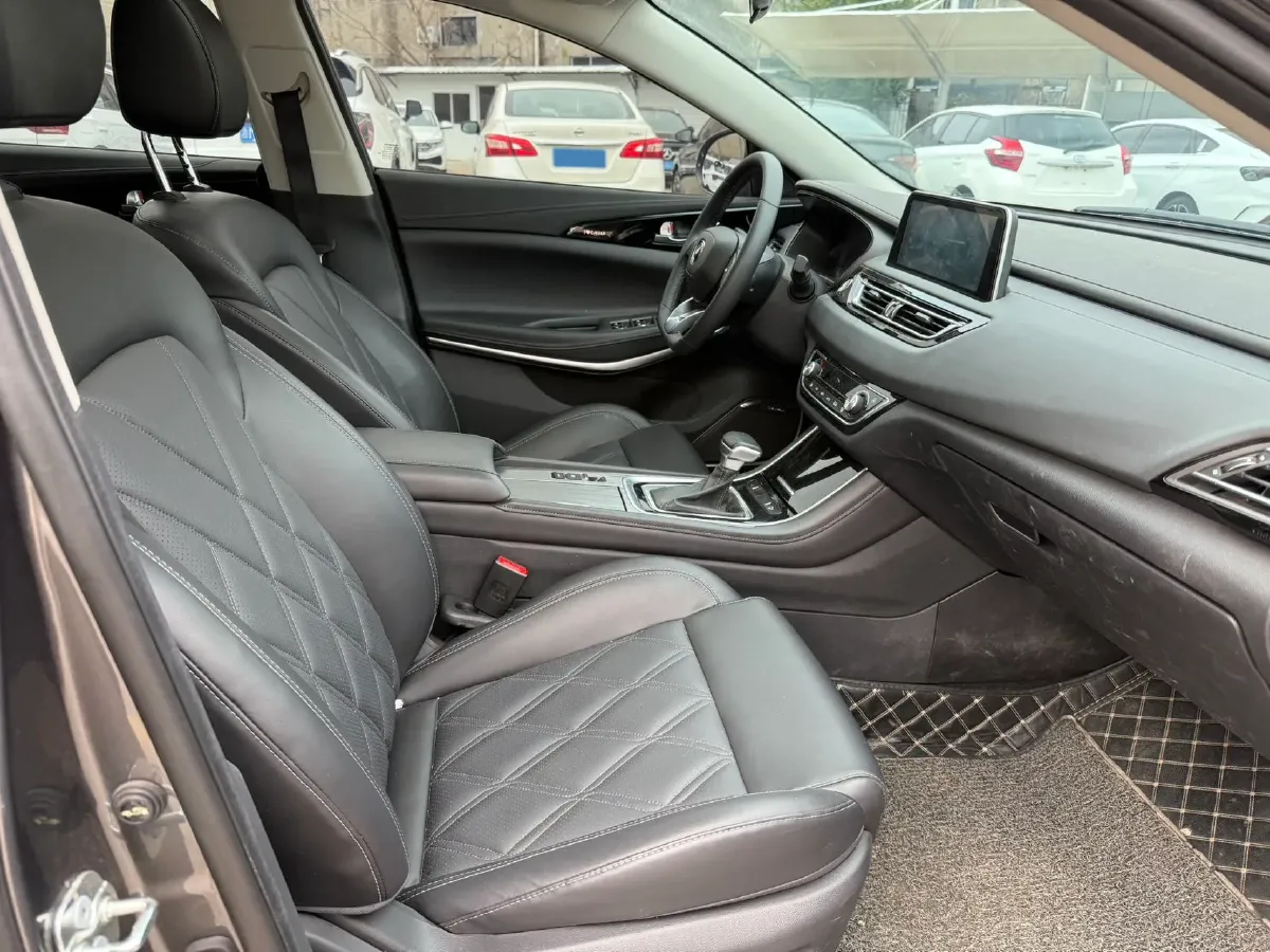 2022 ChangAn Raeton CC 1.5T 188HP L4 7DCT,autocango,china used car exporter,china ev exporter,chinese used car exporter,chinese used ev exporter