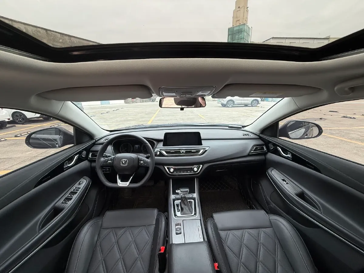 2022 ChangAn Raeton CC 1.5T 188HP L4 7DCT,autocango,china used car exporter,china ev exporter,chinese used car exporter,chinese used ev exporter