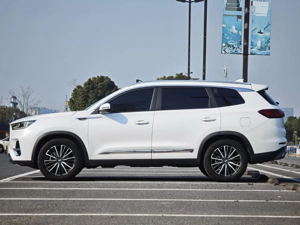 2021 Chery Tiggo 8 Plus 1.6T 197HP L4 7DCT,autocango,china used car exporter,china ev exporter,chinese used car exporter,chinese used ev exporter