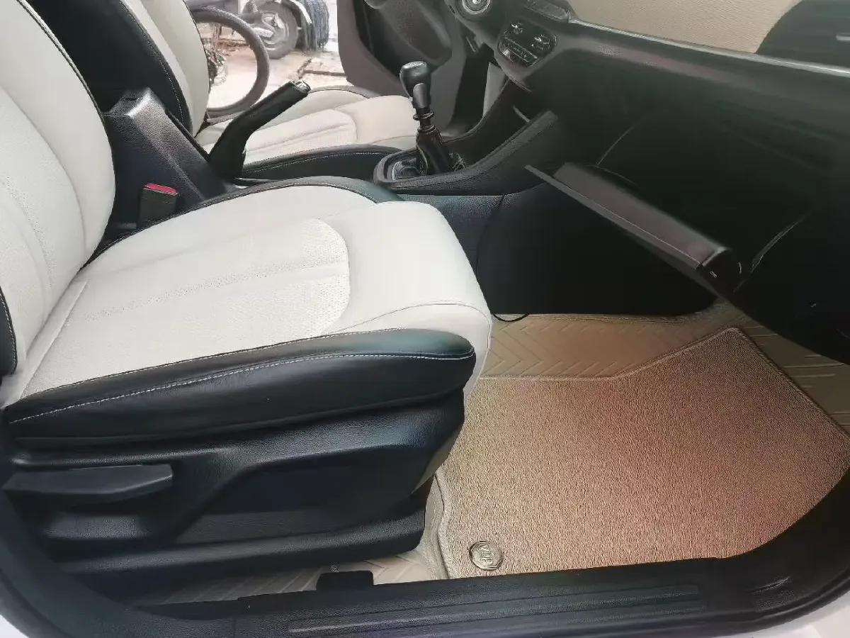 2018 BaoJun 360 1.5L 112HP L4 6MT,autocango,china used car exporter,china ev exporter,chinese used car exporter,chinese used ev exporter