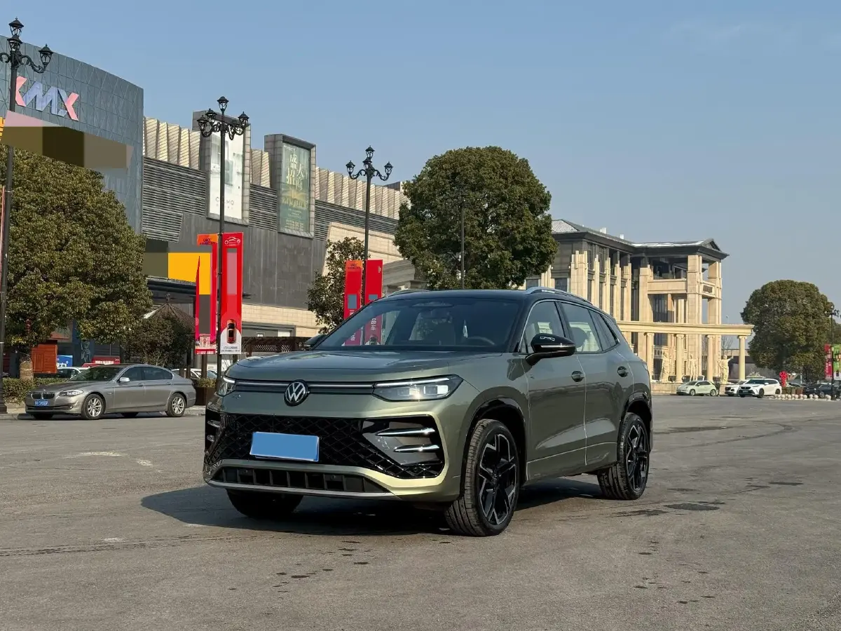 2025 Volkswagen Tayron 2.0T 220HP L4 7DCT