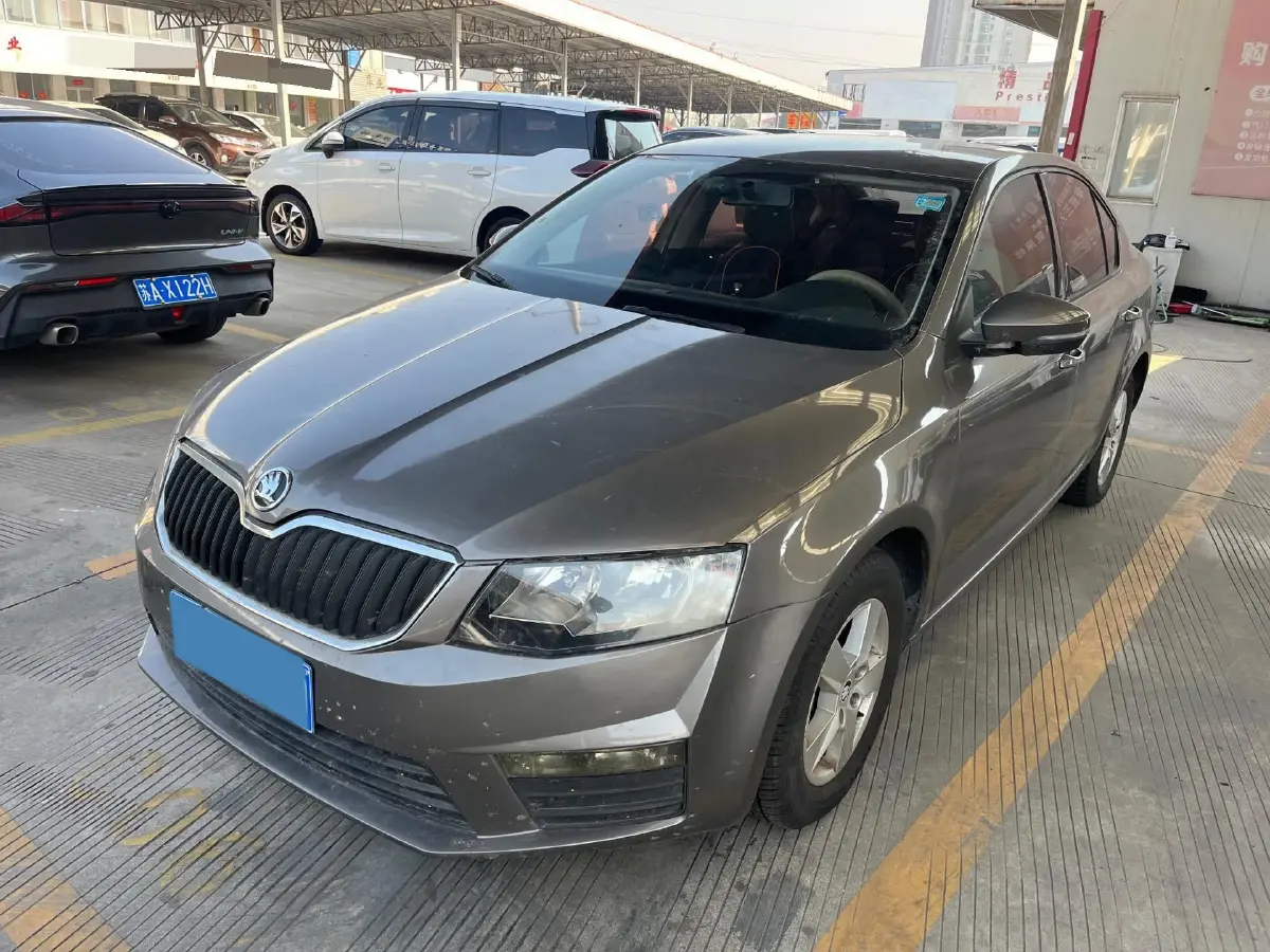 2017 Skoda Octavia 1.6L 110HP L4 5MT
