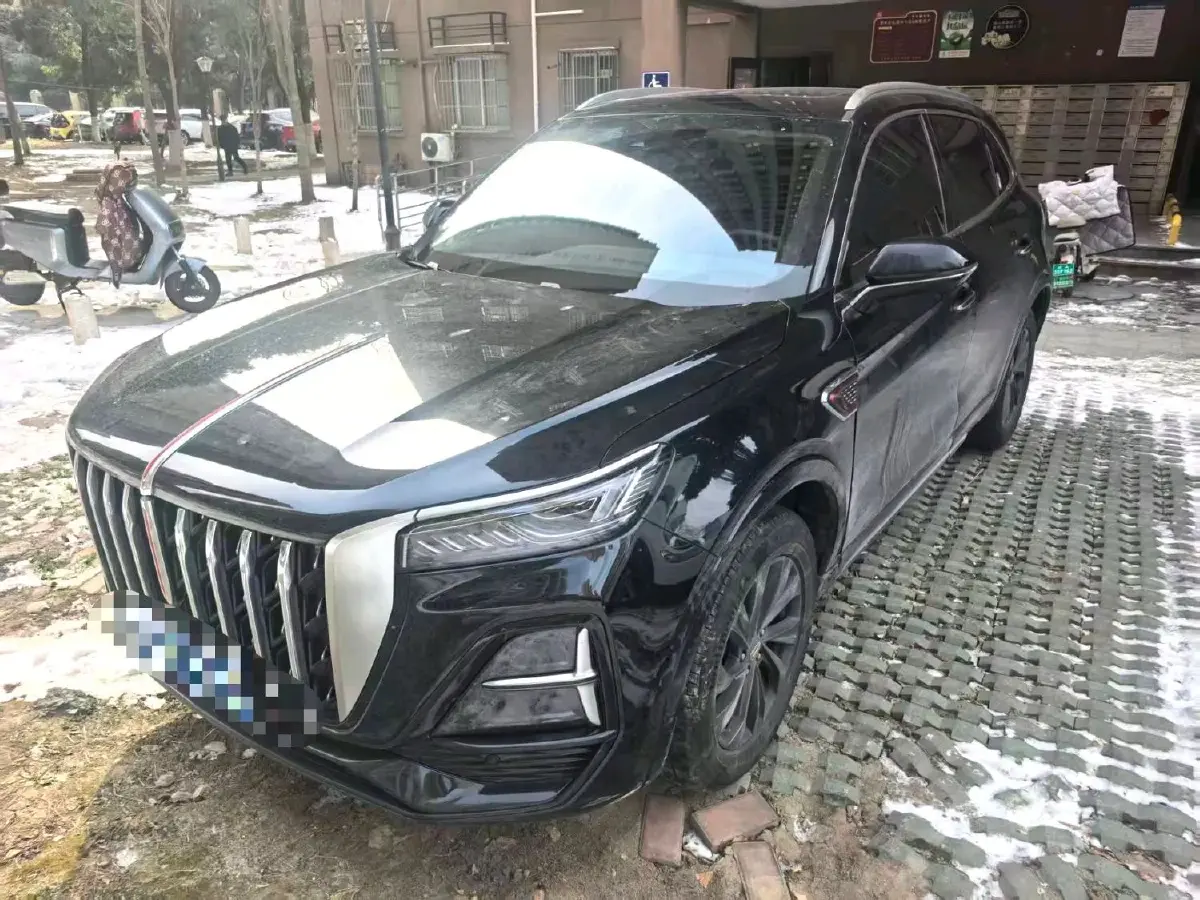 2023 HongQi HS5 2.0T 252HP L4 8AT