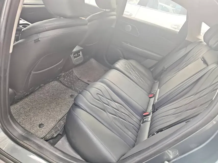 2025 Fulwin FulwinA8L 1.5T 156HP L4 1DHT PHEV 18.67KWH,autocango,china used car exporter,china ev exporter,chinese used car exporter,chinese used ev exporter