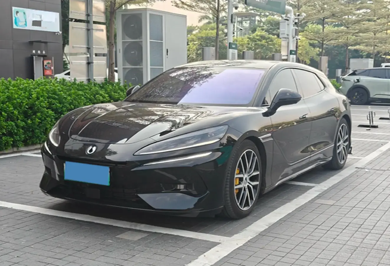 2024 Denza DenzaZ9GT 2.0T 207HP L4 E-CVT PHEV 38.5KWH