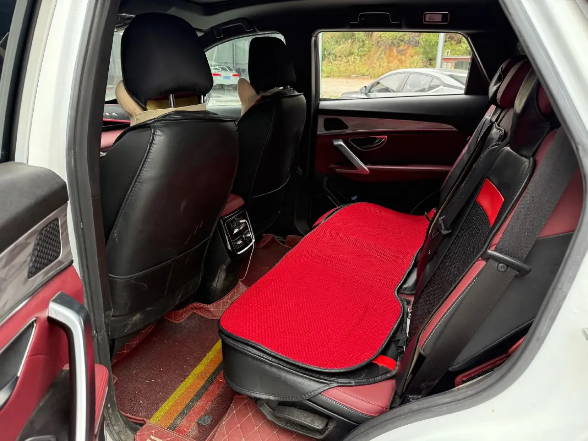 2023 ChangAn Oshan X7 Plus 1.5T 188HP L4 7DCT,autocango,china used car exporter,china ev exporter,chinese used car exporter,chinese used ev exporter