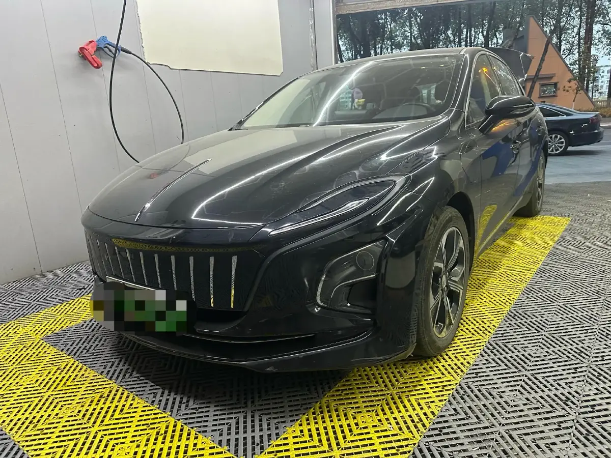 2023 HongQi E-QM5 BEV 54KWH