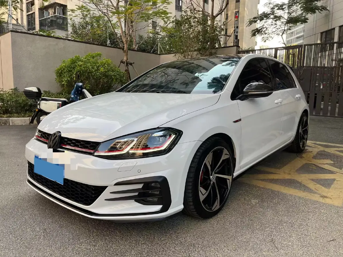 2018 Volkswagen GolfGTI 2.0T 220HP L4 7DCT