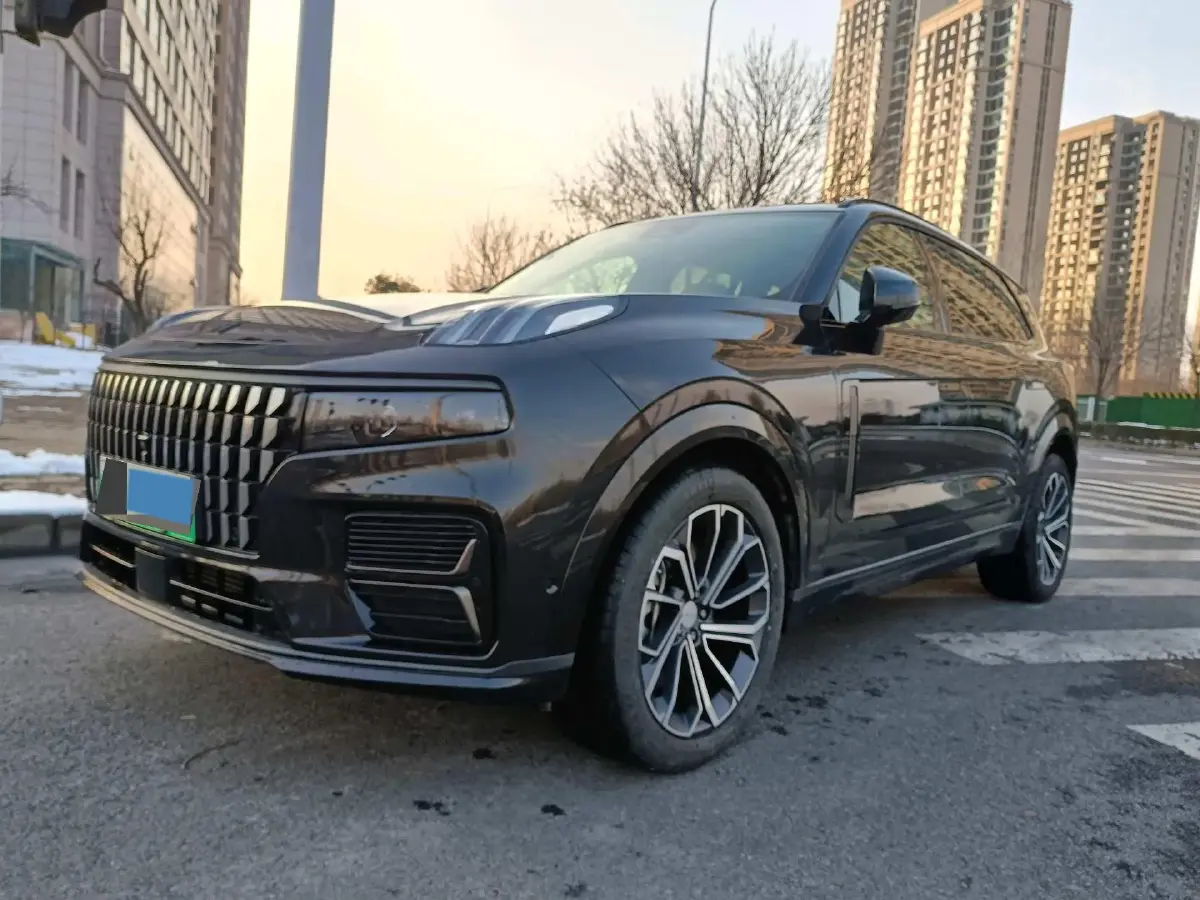 2024 LYNK&CO 09 EM-P 2.0T 254HP L4 3DHT PHEV 40.1KWH