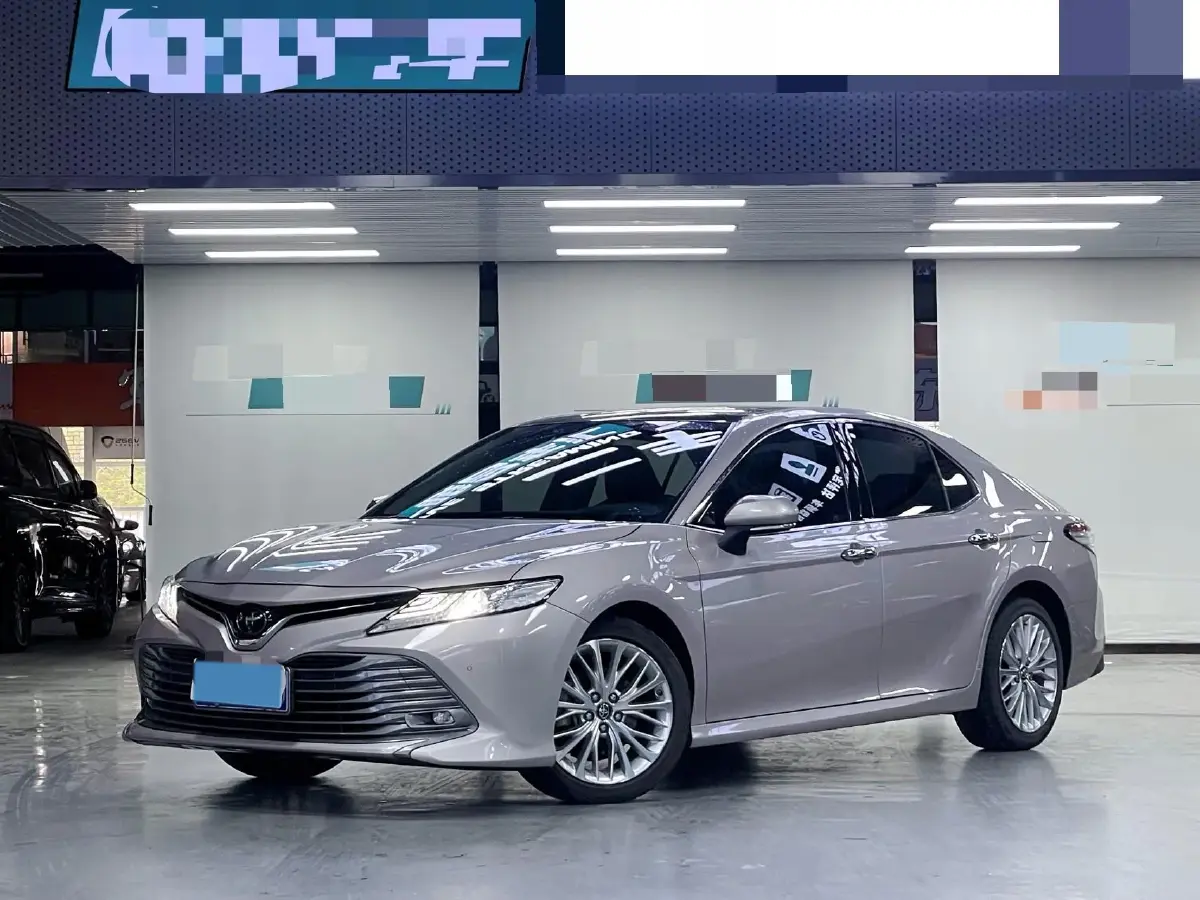 2019 Toyota Camry 2.5L 209HP L4 8AT