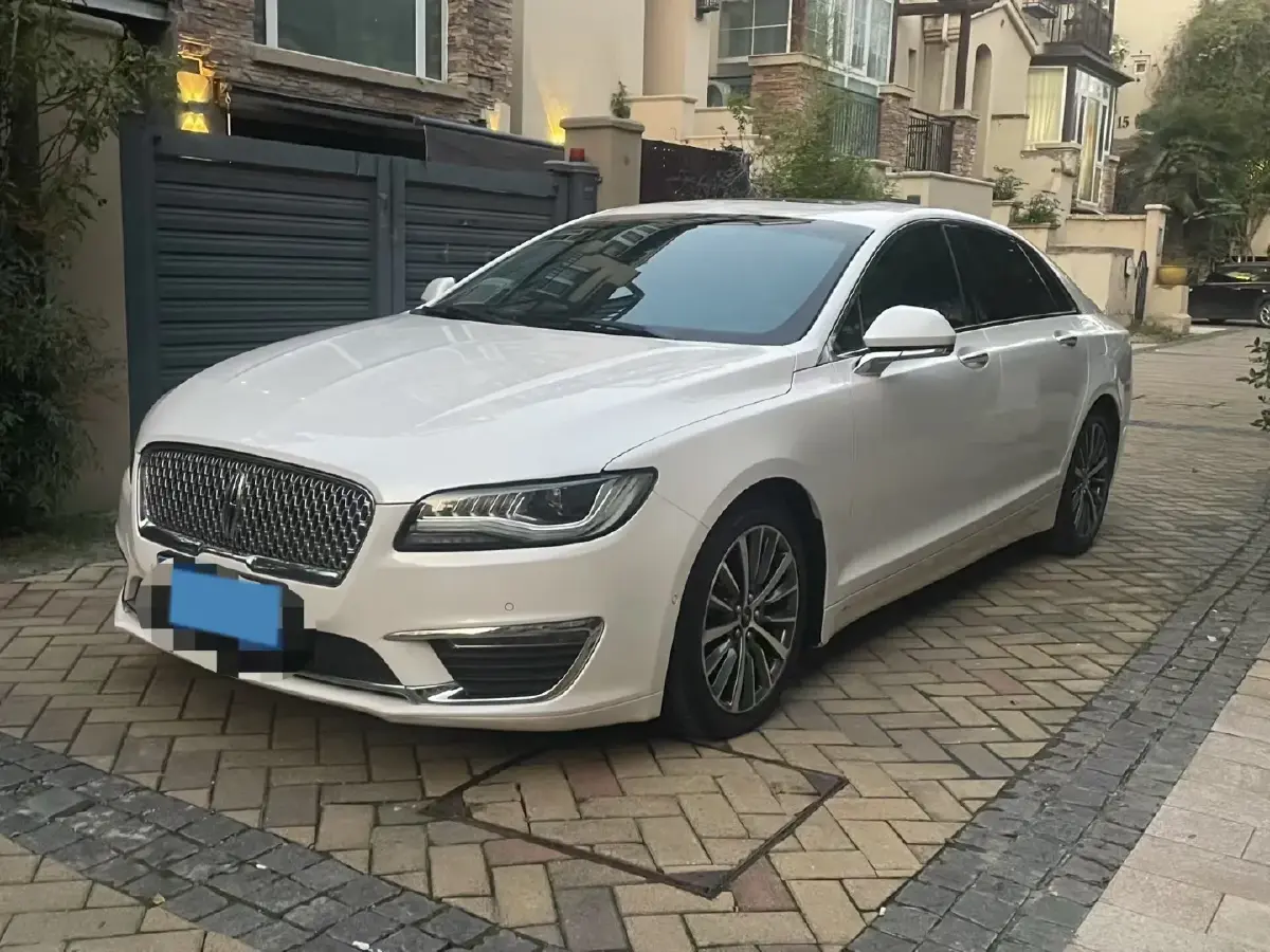 2019 Lincoln MKZ 2.0T 203HP L4 6AT