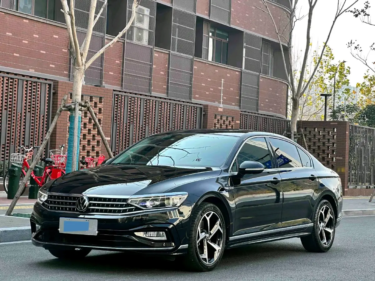 2023 Volkswagen Magotan 2.0T 220HP L4 7DCT