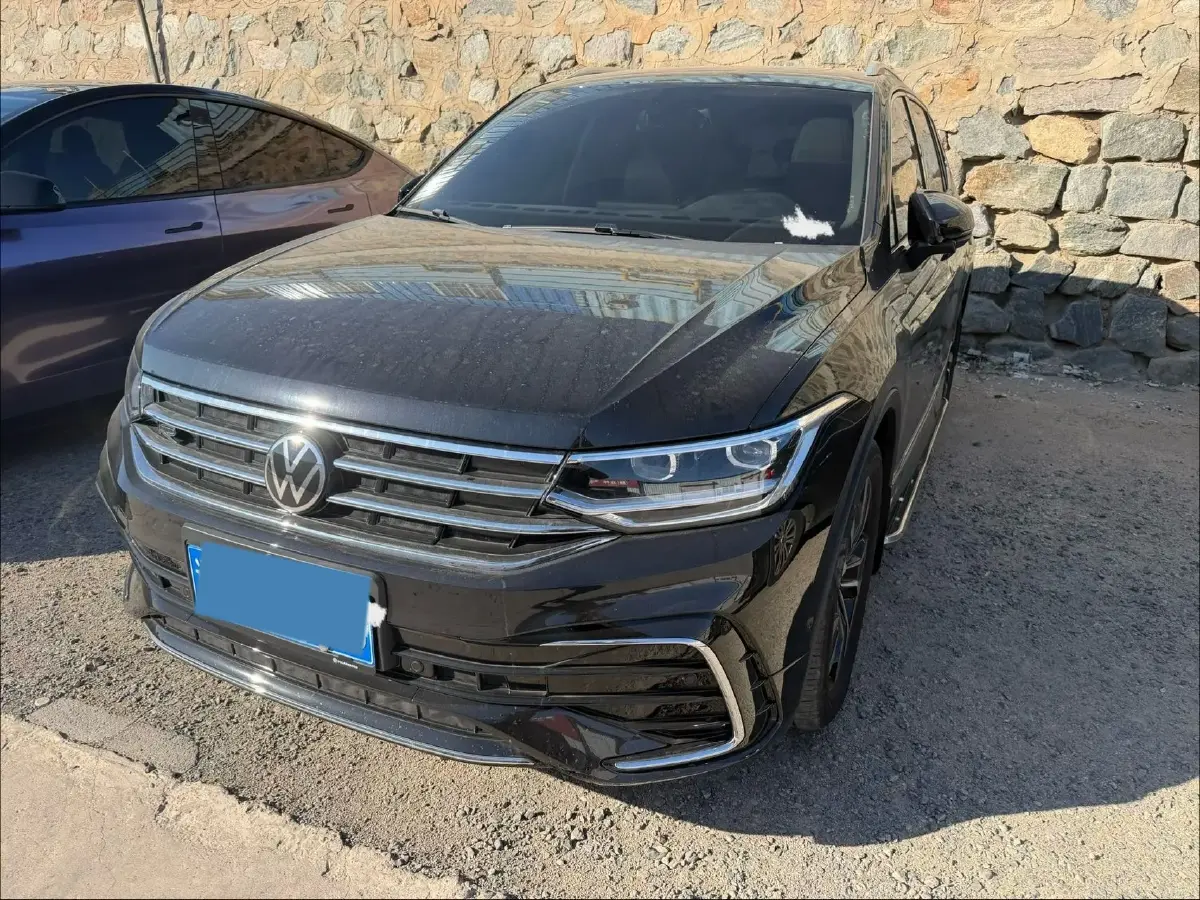 2025 Volkswagen Tiguan L 2.0T 186HP L4 7DCT