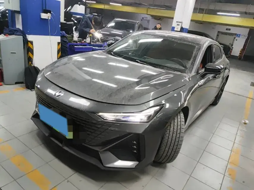 2023 ChangAn UNI-V iDD 1.5T 170HP L4 6TCT PHEV 18.4KWH