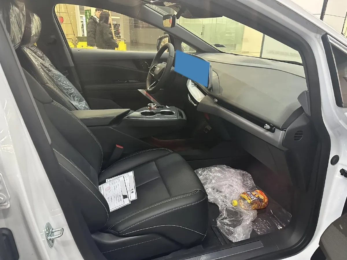 2024 Cadillac OPTIQ BEV 68.4KWH,autocango,china used car exporter,china ev exporter,chinese used car exporter,chinese used ev exporter