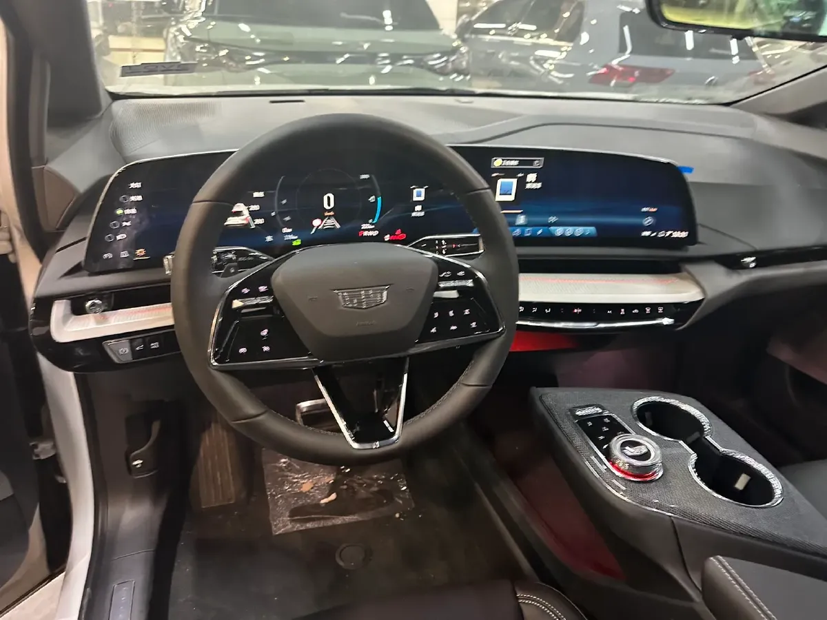 2024 Cadillac OPTIQ BEV 68.4KWH,autocango,china used car exporter,china ev exporter,chinese used car exporter,chinese used ev exporter