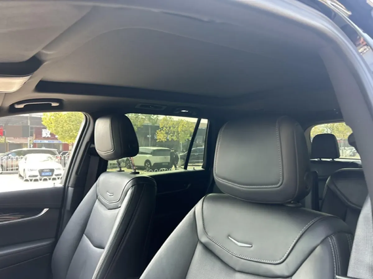 2022 Cadillac XT6 2.0T 237HP L4 9AT,autocango,china used car exporter,china ev exporter,chinese used car exporter,chinese used ev exporter