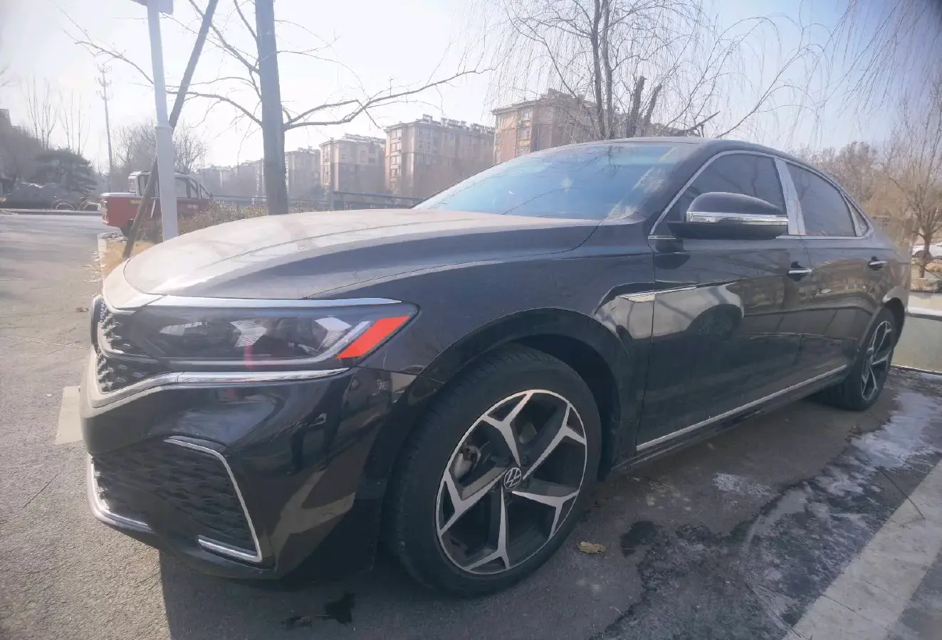 2024 Volkswagen Passat 2.0T 186HP L4 7DCT