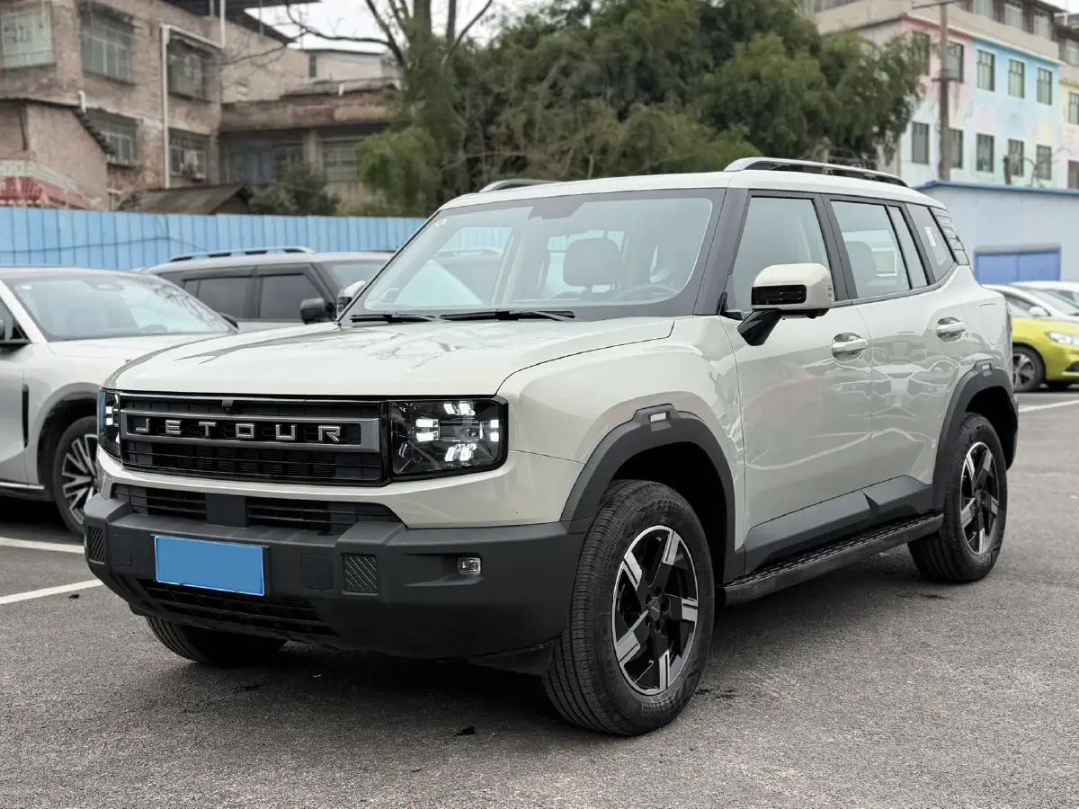 2025 Jetour DASHING 1.5T 184HP L4 7DCT