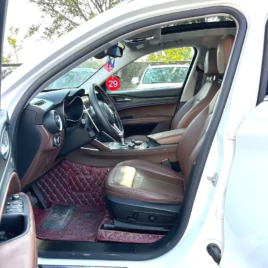 2017 Alfa Romeo Stelvio 2.0T 280HP L4 8AT,autocango,china used car exporter,china ev exporter,chinese used car exporter,chinese used ev exporter