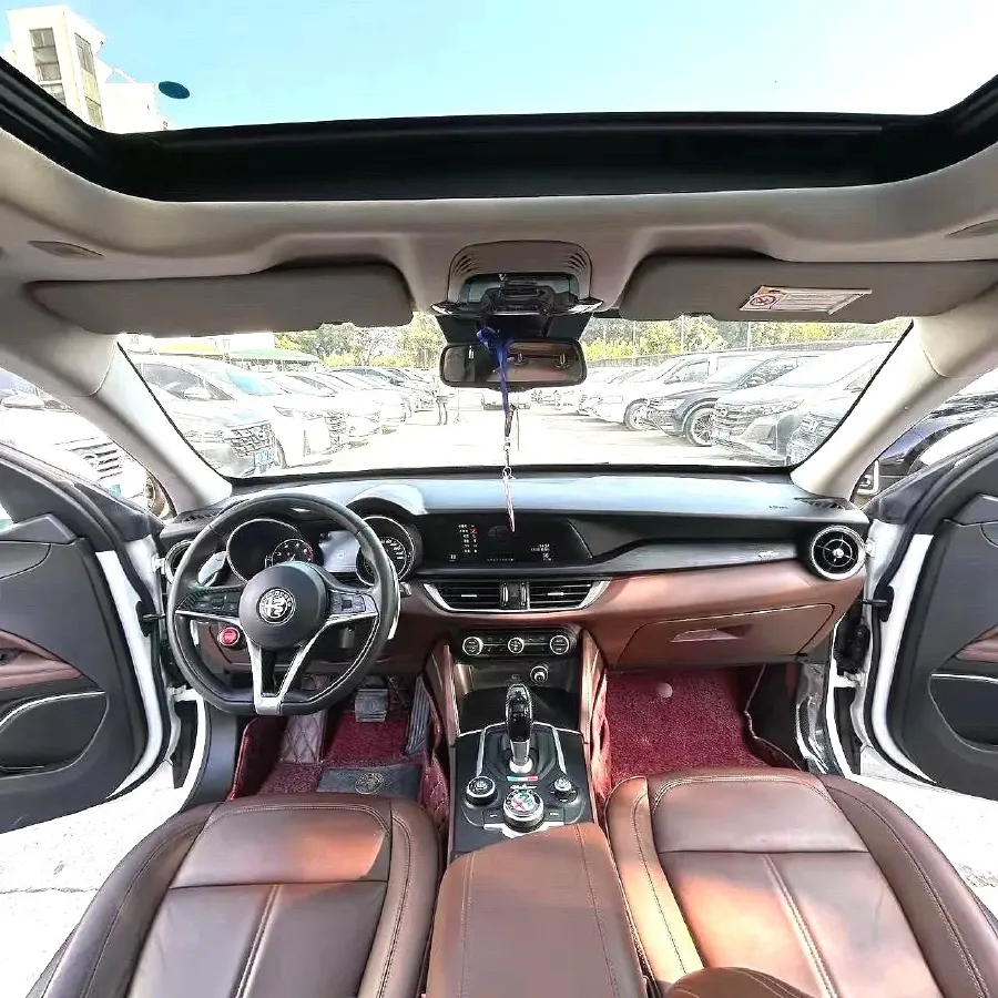 2017 Alfa Romeo Stelvio 2.0T 280HP L4 8AT,autocango,china used car exporter,china ev exporter,chinese used car exporter,chinese used ev exporter