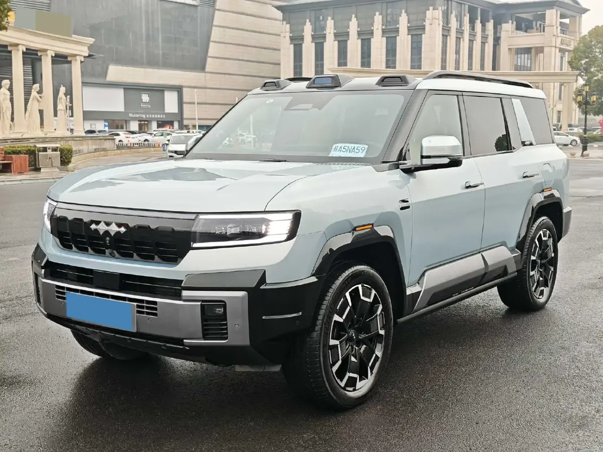 2025 FangChengBao Bao 8 2.0T 245HP L4 E-CVT PHEV 36.8KWH