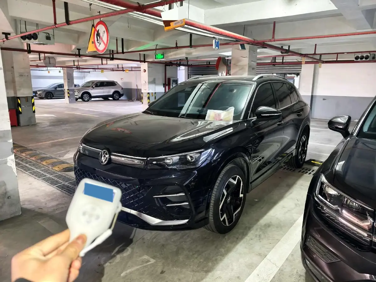 2026 Volkswagen Tiguan L 2.0T 220HP L4 7DCT