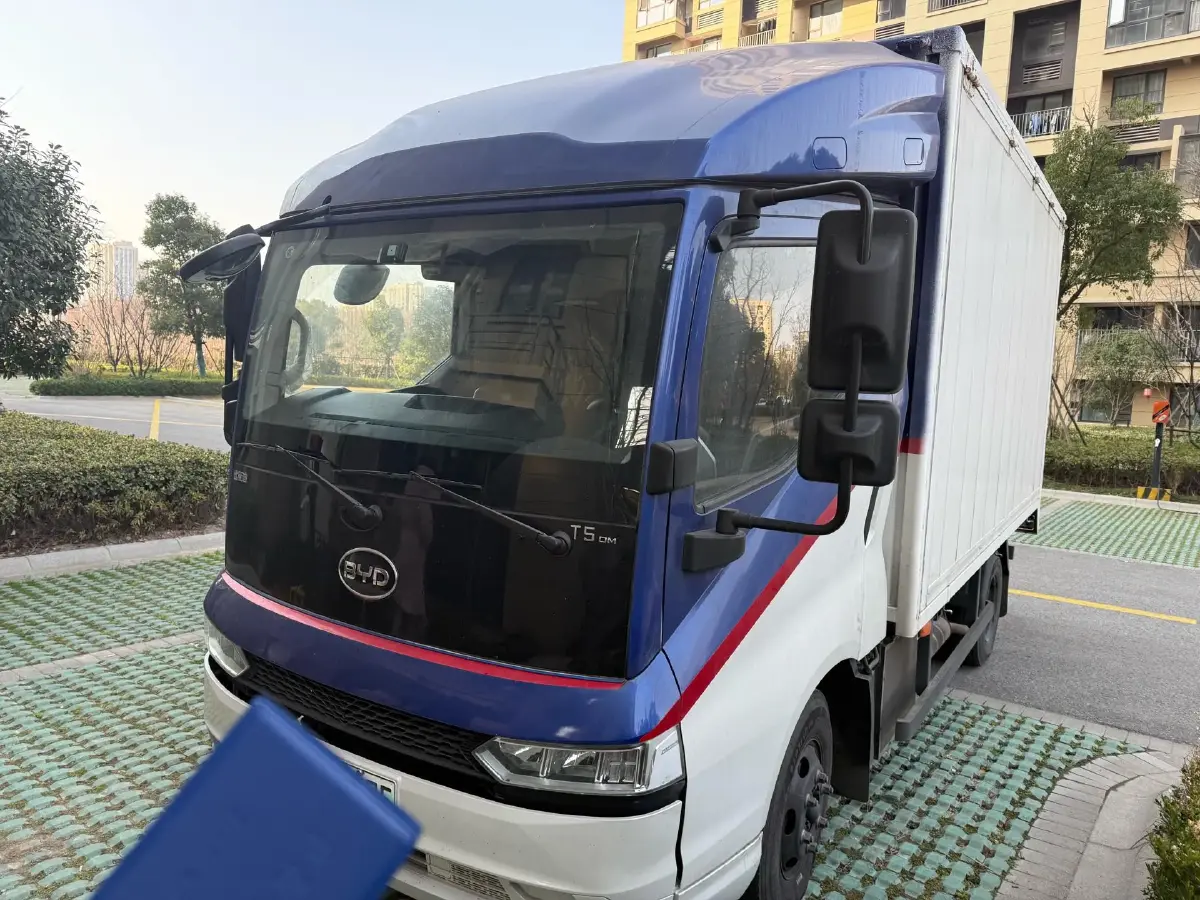 2025 BYD Sea Lion 05 DM-i 1.5L 101HP L4 E-CVT PHEV 12.9KWH