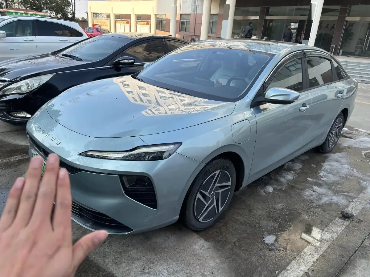2025 Roewe D6 BEV