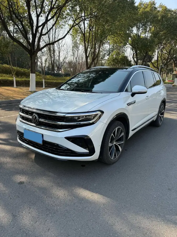 2021 Volkswagen Talagon 2.0T 220HP L4 7DCT