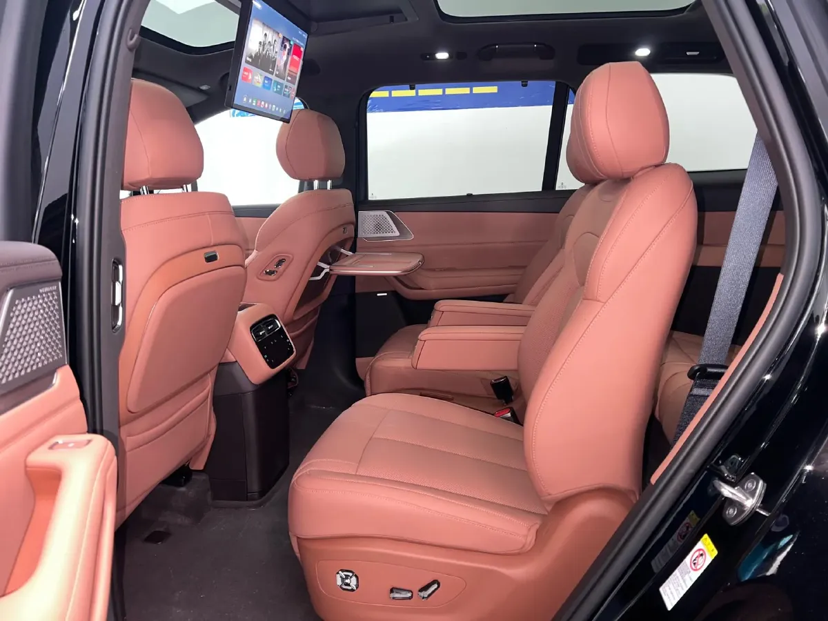 2025 Denza DenzaN8L 2.0T 207HP L4 E-CVT PHEV,autocango,china used car exporter,china ev exporter,chinese used car exporter,chinese used ev exporter